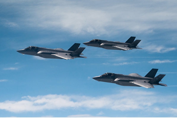 美軍 F-35 飛行編隊。 圖 : 翻攝自US Airforce