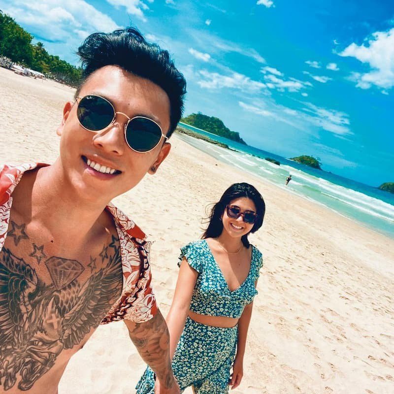 饒舌歌手瘦子和老婆Jennifer昨日舉辦「寶寶性別公開派對」。