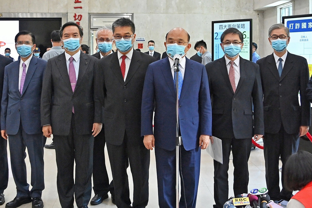 行政院長蘇貞昌今（20）天上午到刑事局出席「新世代打擊詐欺策略行動綱領」暨執行成果說明記者會前受訪。 圖：行政院提供