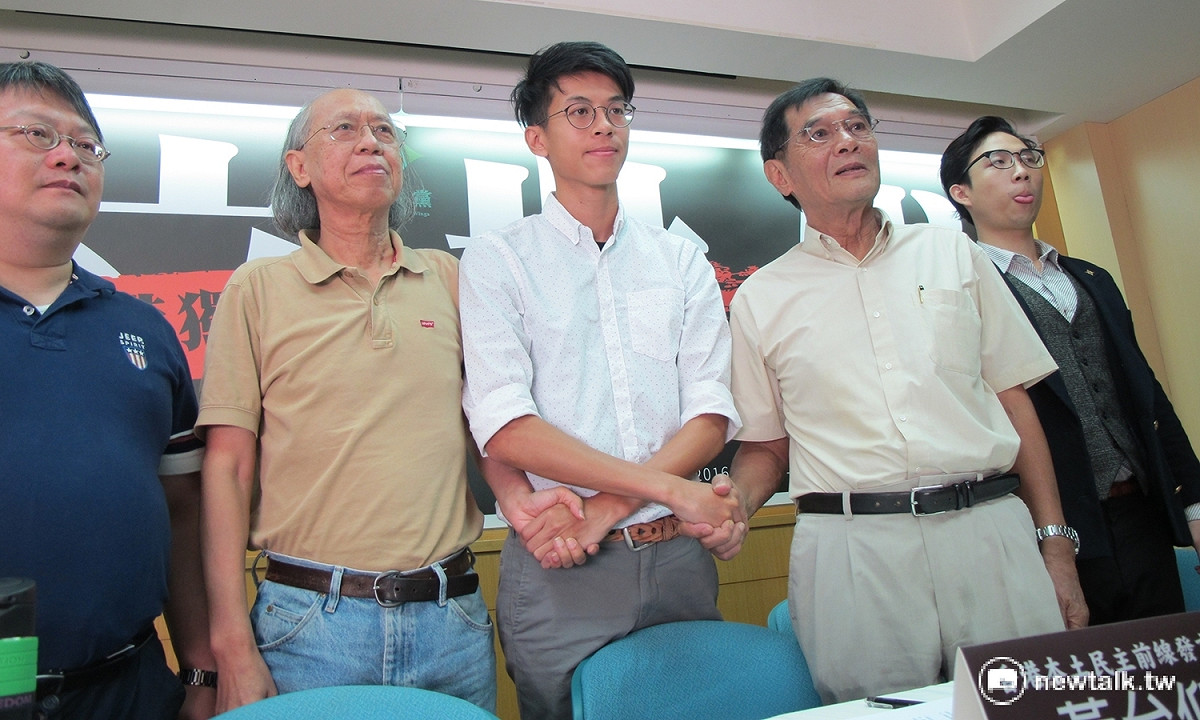 基進黨台北召集人何澄輝、台灣教授協會會長張信堂、香港本土民主前線發言人黃台仰、台獨聯盟主席陳南天等人18日召開「當青年港獨世代遇上台獨世代」記者會。 圖：新頭殼資料照片