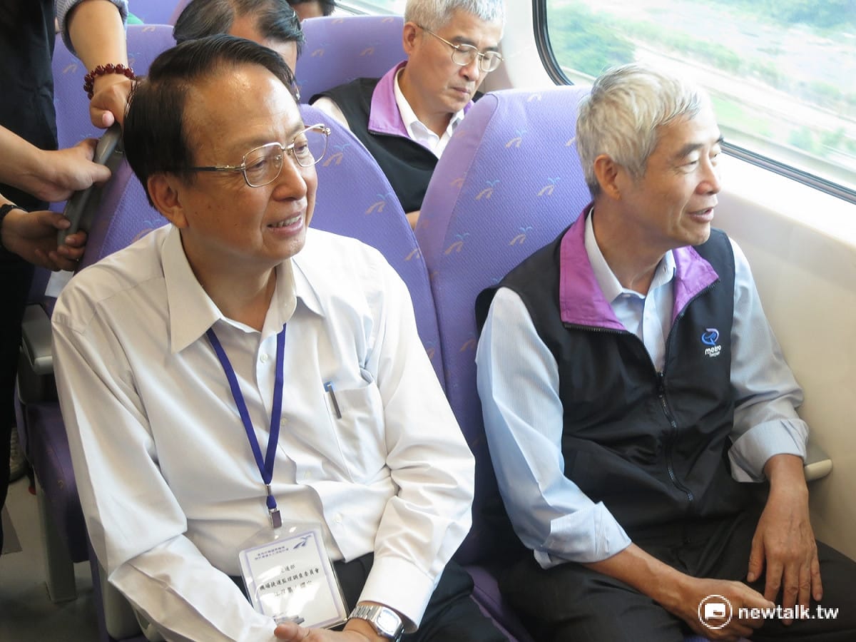 台灣高速鐵路股份有限公司18日表示，董事會已推選財團法人中華航空事業發展基金會之代表人江耀宗董事擔任董事長。圖為江耀宗（左）與交通部長賀陳旦（右）。 圖：新頭殼資料照片