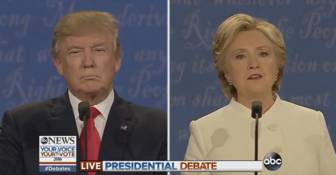 美國大選第三場總統候選人辯論會，在美國時間19日21時展開。希拉蕊(Hillary Clinton)(右)與川普(Donald Trump)(左)雙方激烈交鋒。 圖：翻攝YouTube