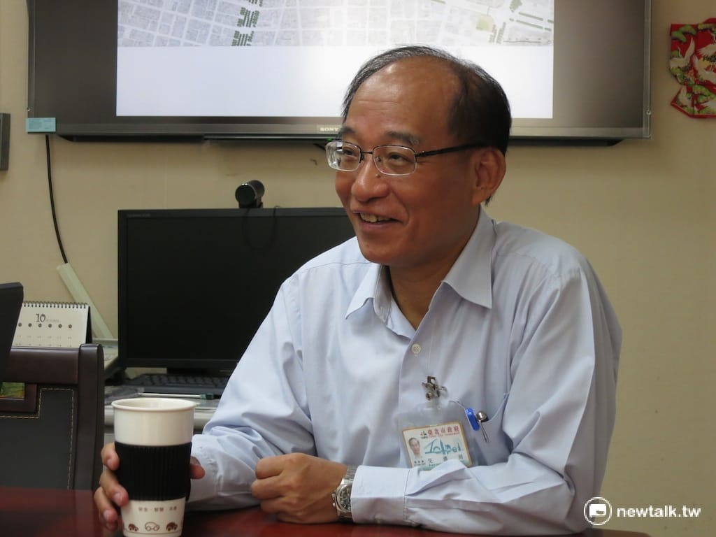 北市交通局20日舉行台北西站A棟國道客運路線調整說明記者會。圖為北市交通局長張哲揚。 圖：呂佳峻/攝