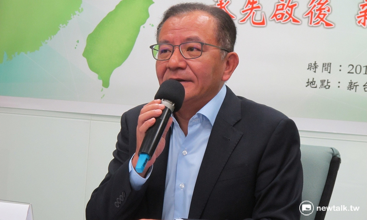 凱達格蘭基金會董事長高志鵬28日主持最新民調公布。 圖：林朝億/攝