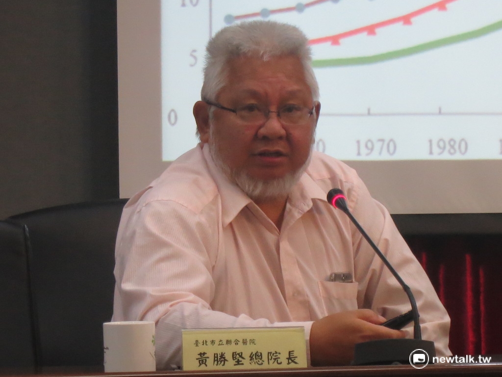 北市聯合醫院總院長黃勝堅8日說，居家醫療不僅只是看病而已，最重要的是改變生活，彼此以生命態度交流，才是最可貴之處。 圖：呂佳峻/攝
