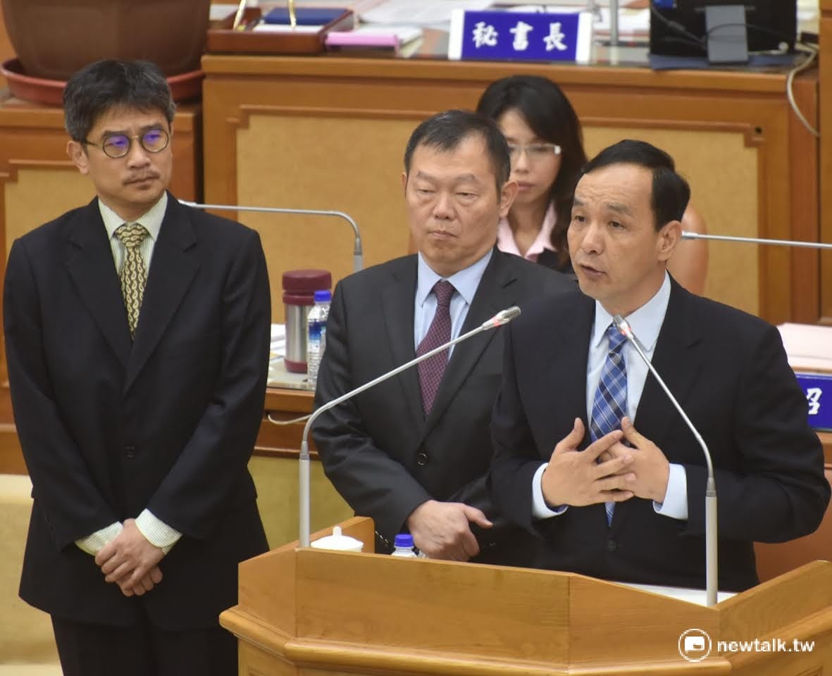 新北市長朱立倫8日強調，全世界不只有台灣禁止日本核災區的食品進口，他從頭到尾的立場都一致，「絕對要以民眾的健康為考量」。 圖：陳冠廷/攝