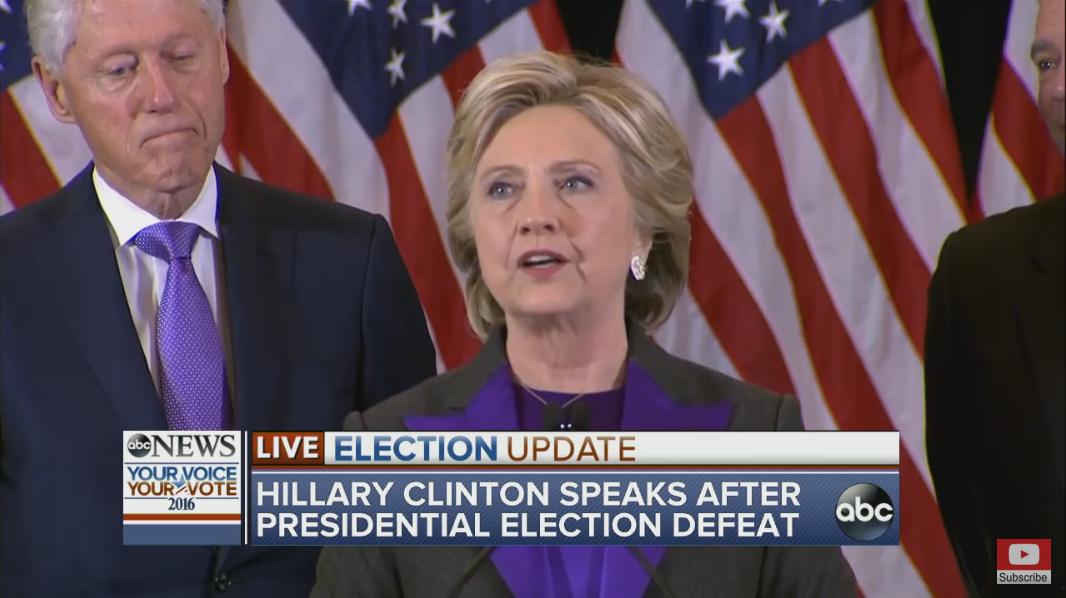 民主黨總統候選人希拉蕊(Hillary Clinton)發表敗選演說，強調人人平等是美國民主的價值，並遺憾自己未能打破玻璃天花板。 圖:翻攝youtube