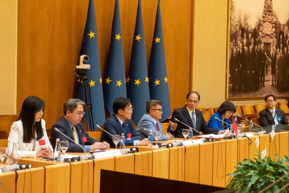 立法院長游錫堃出訪歐洲立陶宛。 圖：擷取自游錫堃臉書