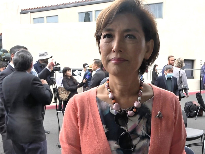 美國南加州選出的聯邦眾議員金映玉（Young Kim）（圖）在新聞訪談節目上為台灣發聲，要求美國政府完成台灣數十億美元軍售的交貨。圖為金映玉5月出席南加州槍擊案追思會受訪畫面。 圖：中央社提供