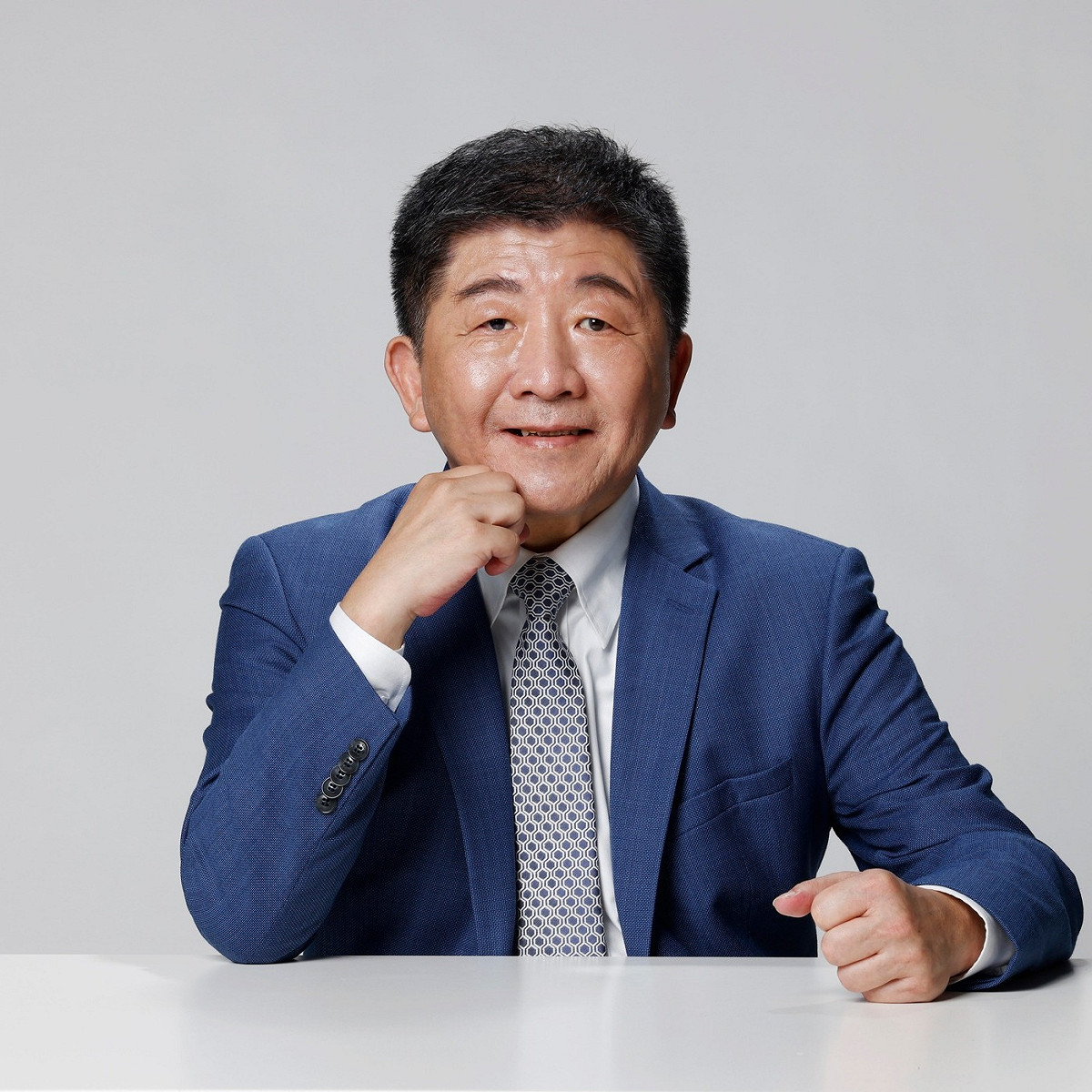 網友大讚可愛又帥氣!陳時中新形象照曝光 吳思瑤透露規劃周邊中 | 政治 | Newtalk新聞