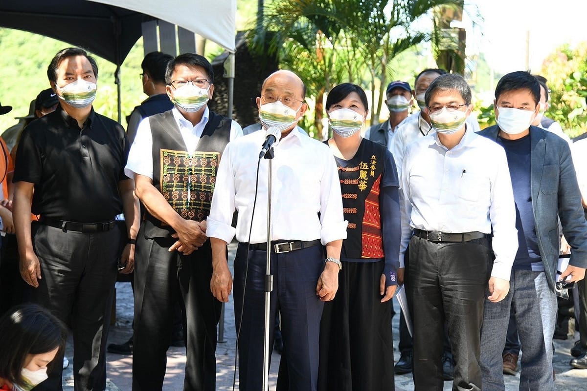 行政院長蘇貞昌今(23)日前往屏東，出席二峰圳百年紀念典禮。 圖：行政院提供
