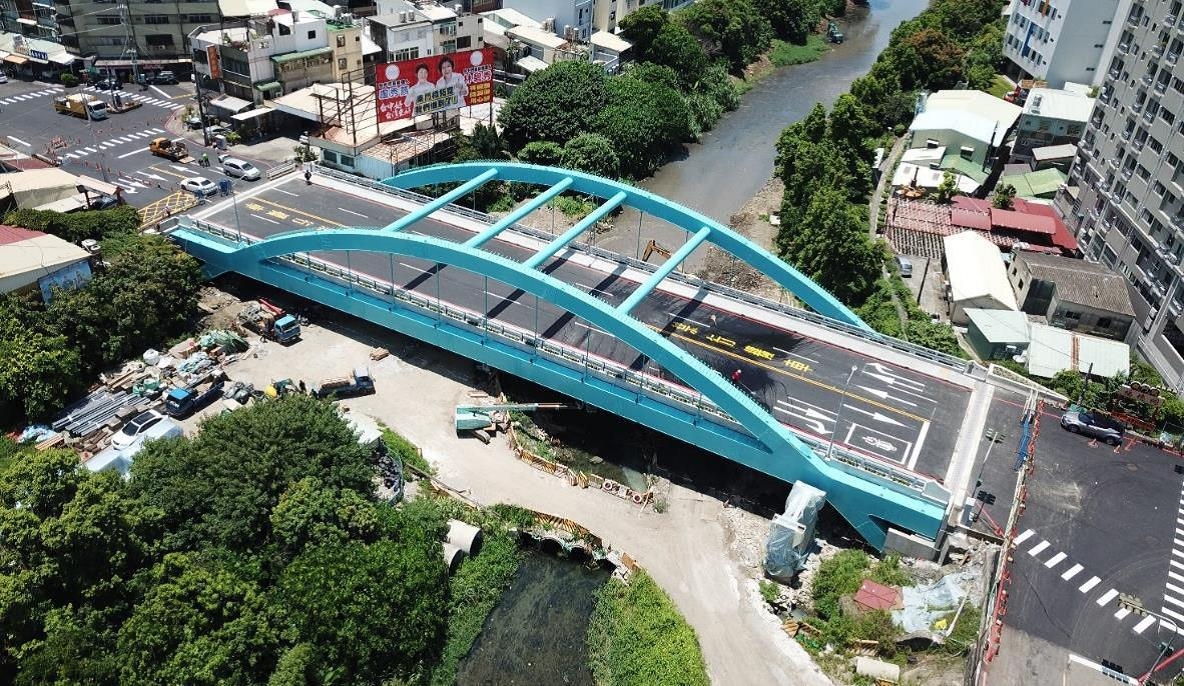 南門橋改建提前開放通車。 台中市政府/提供