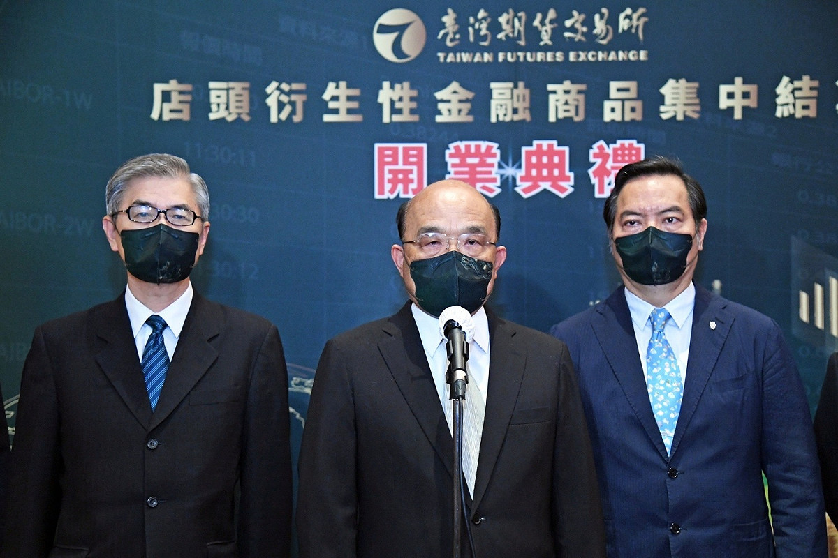行政院長蘇貞昌今（25）天下午出席台灣期貨交易所 「店頭衍生性金融商品集中結算」開業典禮前受訪。 圖：行政院提供