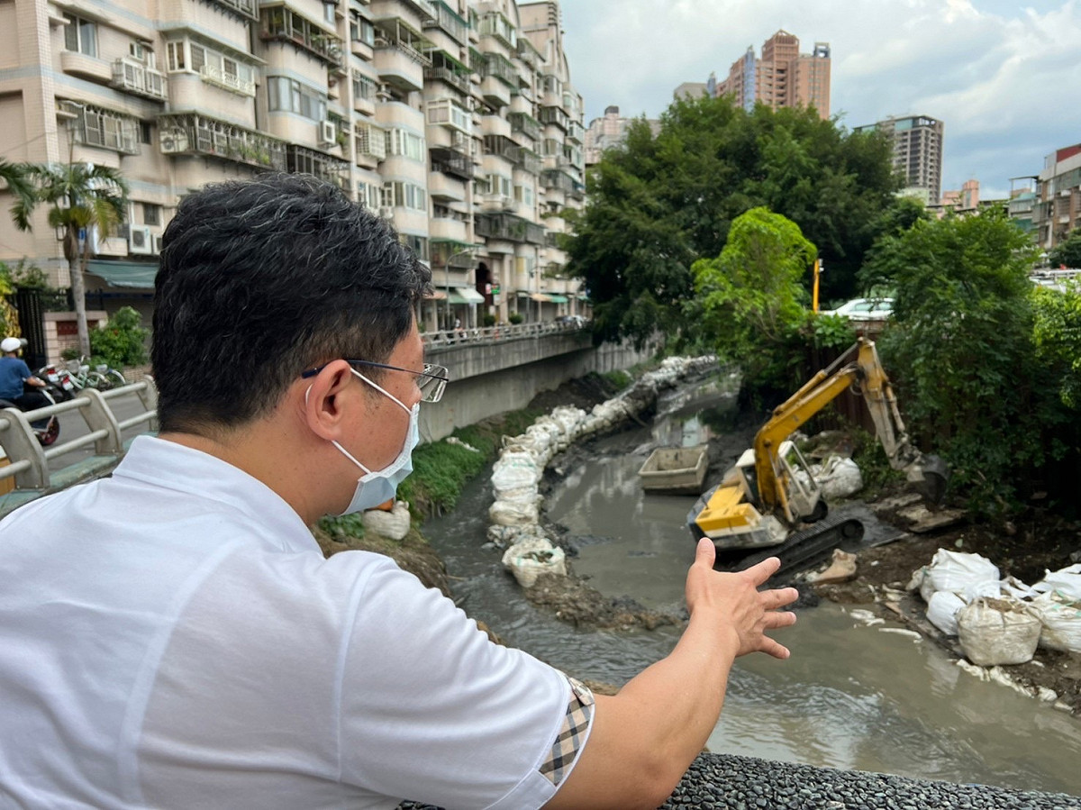 瓦磘溝願景促進聯盟認為，瓦磘溝渠底改造工程必須顧慮到景觀及生態設施，以往瓦磘溝周遭有很豐富的生態，希望工程進行時不要影響到生物多樣性。