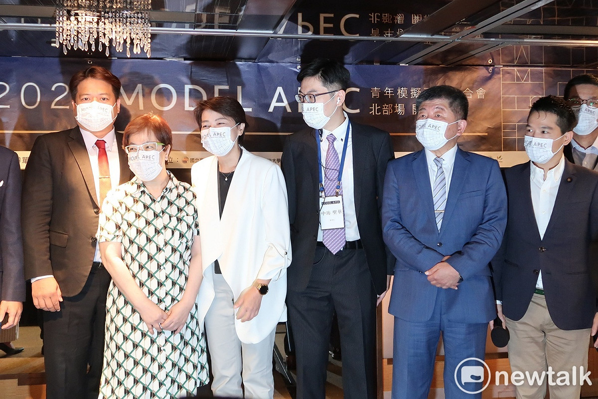 「2022 Model APEC 北部場（台北）開幕式」今（26）日上午在台北福容飯店舉行。民進黨台北市長參選人陳時中與台北市副市長黃珊珊都出席。 圖：林朝億/攝