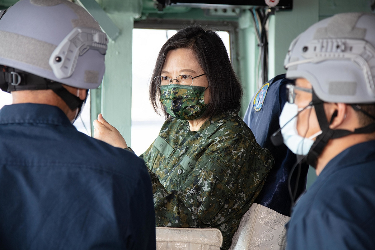 總統蔡英文視導「漢光38號演習」聯合截擊作戰實彈操演。 圖：國防部/提供