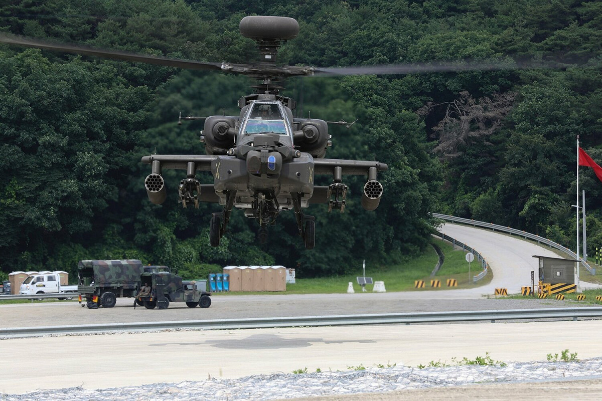過去一週，駐韓美軍阿帕契攻擊直升機舉行自 2019 年以來首次火箭及槍砲實彈演習。 圖 : 翻攝自臉書 2IDKorea