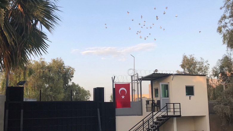 土耳其駐伊拉克北部大城摩蘇爾（Mosul）的領事館27日凌晨遭到迫擊砲襲擊。 圖：擷自推特