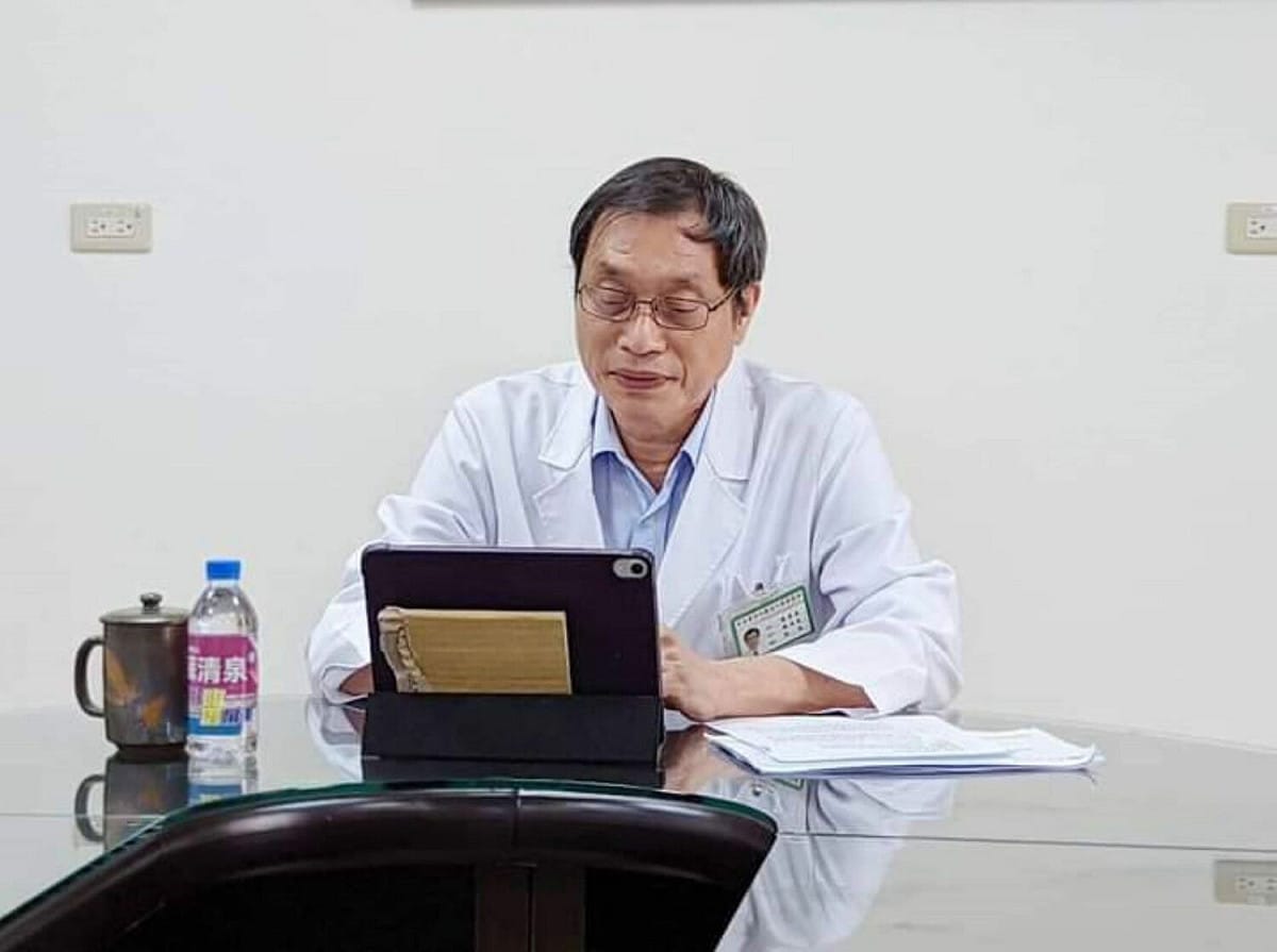 蘇清泉回東港行醫30年。 圖： 翻攝蘇清泉臉書