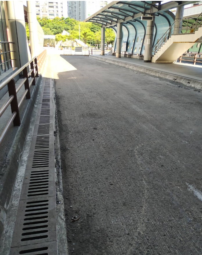 車道鉋除。 圖：新北市交通局提供