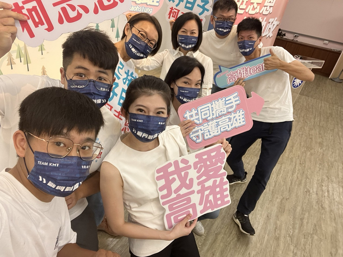 平均年齡27歲的發言人團隊。 圖：柯志恩團隊提供
