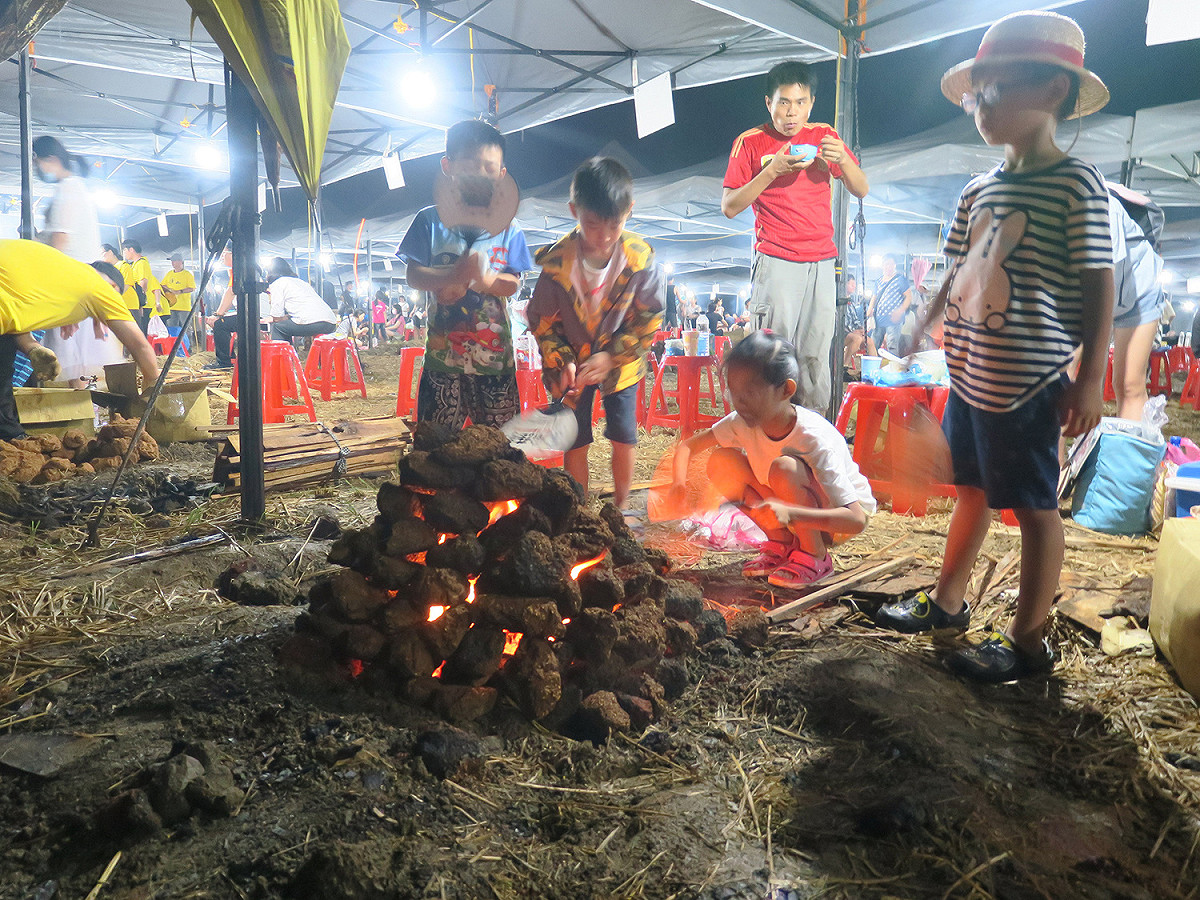 夜間星光窯往年盛況。 圖：金山區公所提供