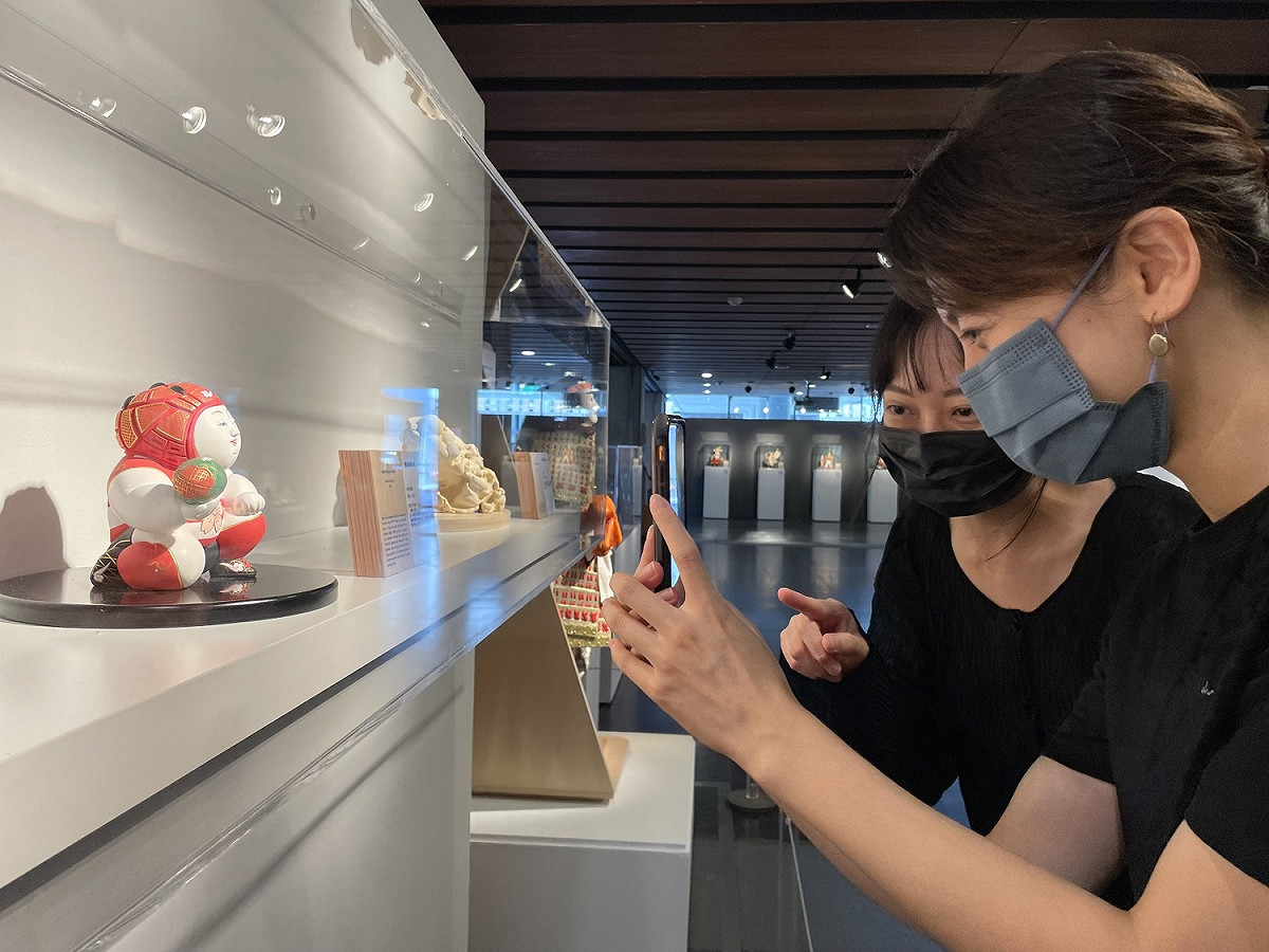 「人形NINGYO：日本人形的藝術與美」，即日起至9月4日止於陶博館盛大展出，67件日本人形帶給觀眾豐富的視覺饗宴。 圖：鶯歌陶瓷博物館提供