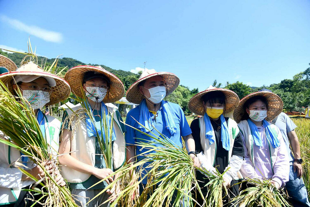 侯友宜表示，新北市為照顧農漁民權益，提供全國唯一免費「農漁民長者健康檢查」，讓辛勤的農漁民在新北市安心打拚。 圖：新北市新聞局提供