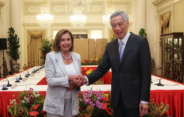 裴洛西在亞洲行時訪新加坡，會晤總理李顯龍。 圖:新加坡外交部