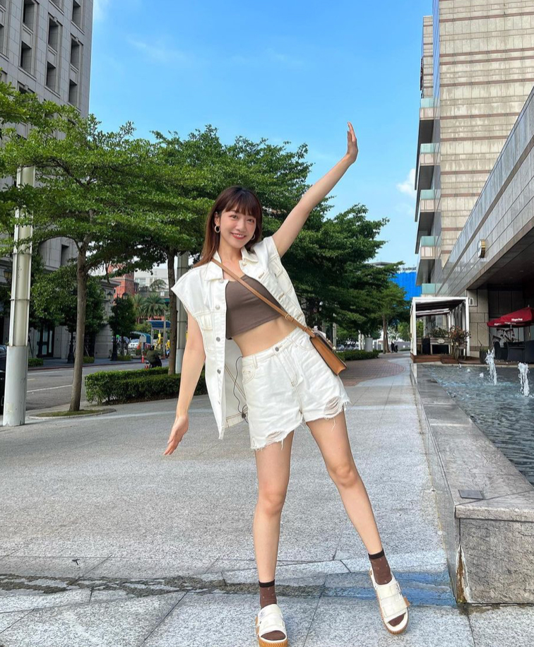 網紅泱泱甜美可愛的模樣是許多人心目中的「理想型女友」。