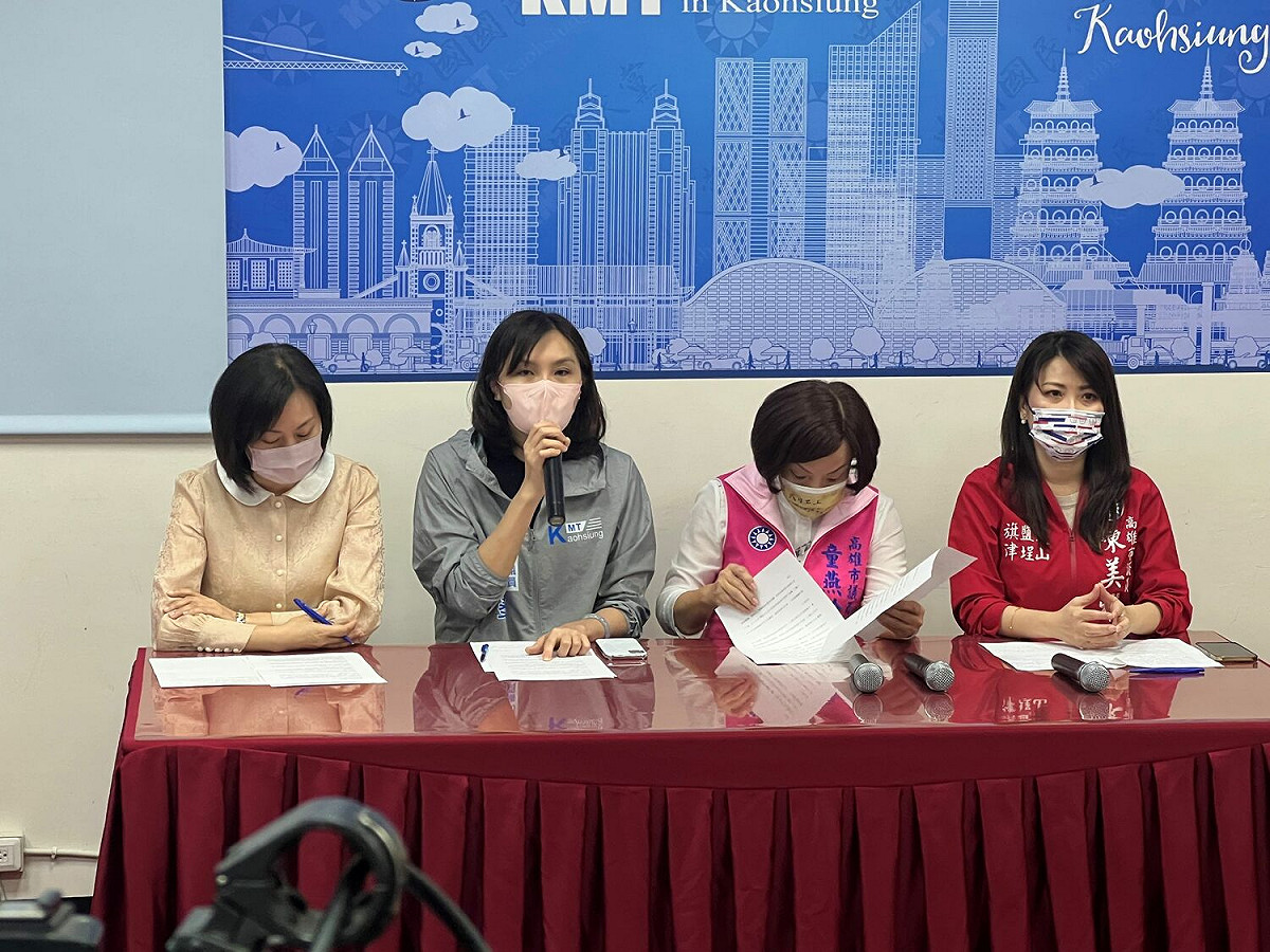 藍營四位高雄市議員反駁市府台積電8月動工說法。 圖：高雄市議會國民黨黨團提供