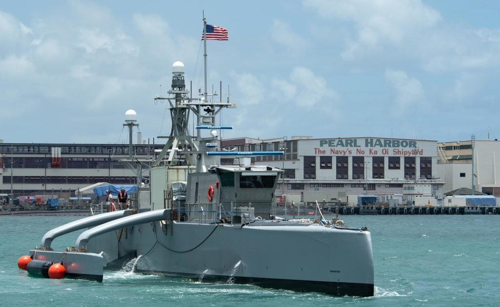美軍無人艦「海獵號(USV Sea Hunter)」日前參加2022環太平洋軍演，抵達珍珠港。 圖：翻攝US Navy(資料照片)