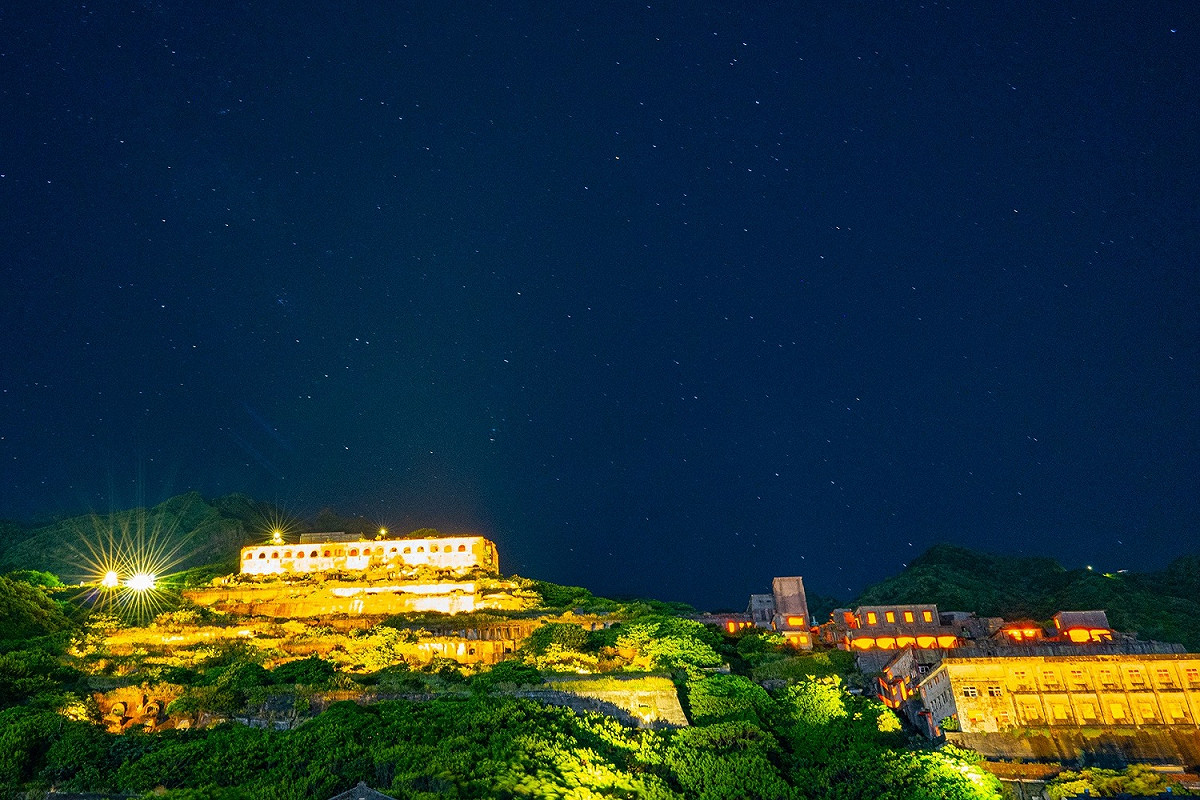 2022年礦山藝術季「鎏金時尚夜」，8月6日晚間7時將在台灣東北角最浪漫的十三層遺址登場。