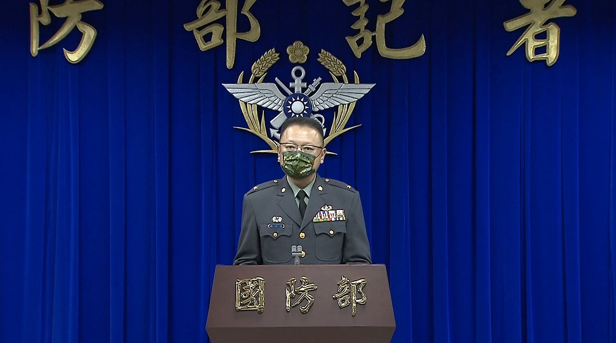 國防部今召開臨時記者會。 圖：擷取自國防部臉書直播