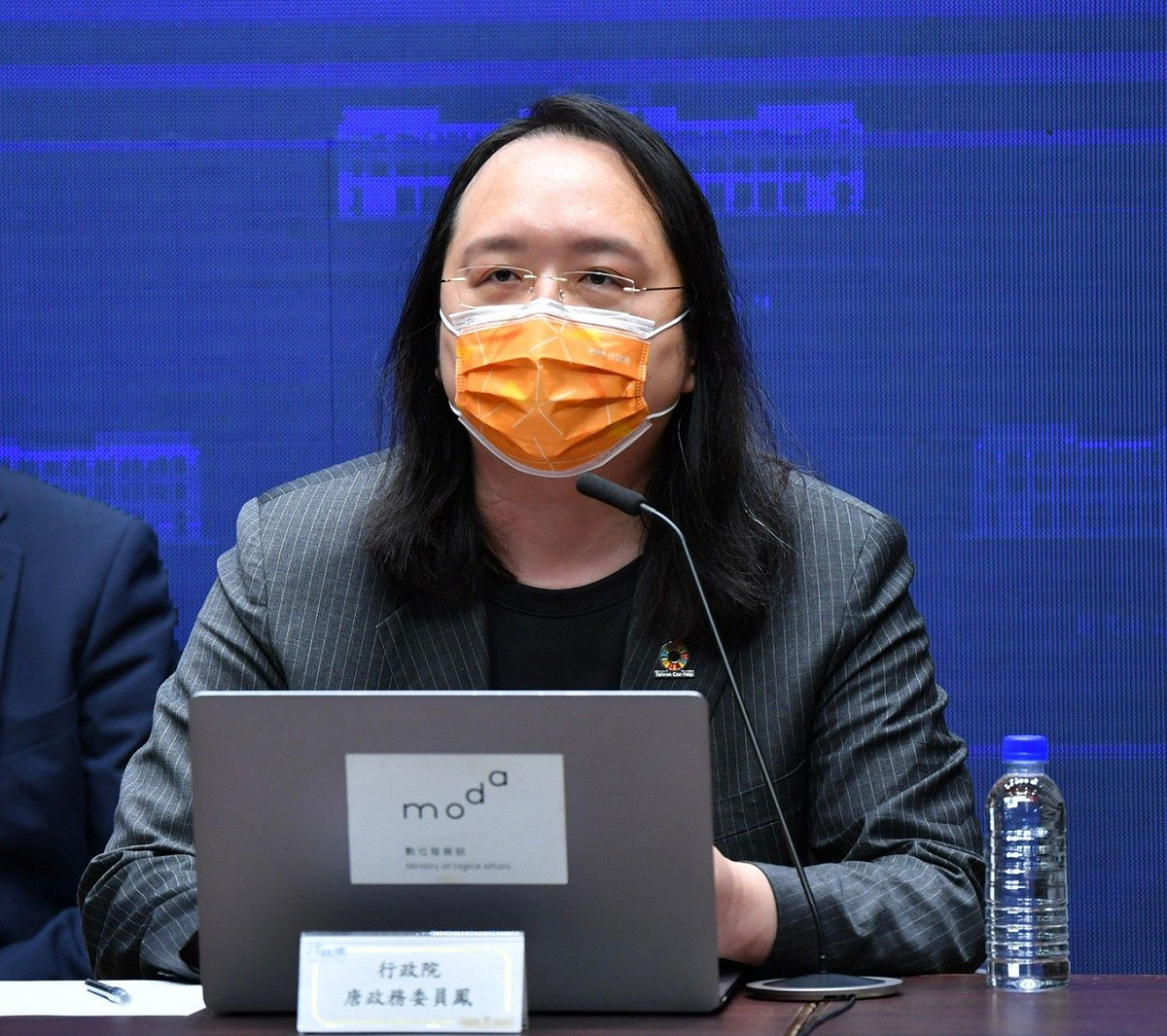 唐鳳政委強調，在裴洛西訪團來台之前，行政院資安處就已經提醒關鍵基礎措施提高資安防護等級。 圖：行政院提供