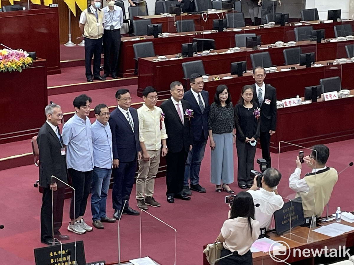民進黨台北市議員陳賢蔚今宣誓就職。 圖：周煊惠 / 攝