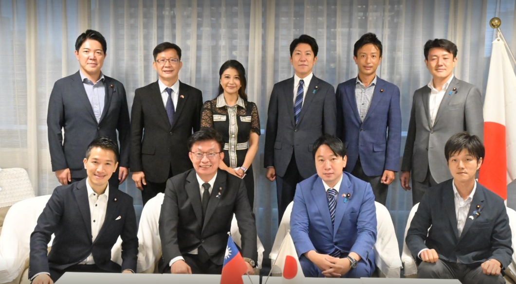 郭國文等多名綠委赴自民黨部交流。 圖：郭國文辦公室提供