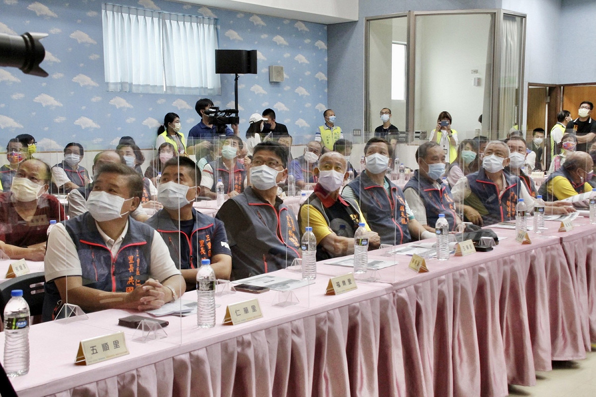 自108年辦理行動治理，三重區總計列管228件地方提案，已解決214案，完成率達93.86%，可見市府團隊的用心，未來也將繼續用積極的態度，以民為本，為市民解決問題。 圖：新北市民政局提供