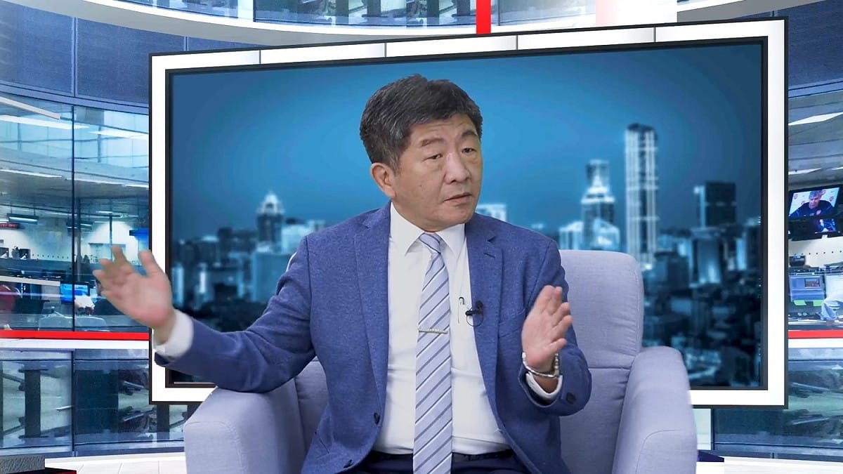 缷下衛福部長和流行疫情中心指揮官職務的陳時中現在專心跑台北市長選舉行程，最近他接受網路節目「官你什麼事」專訪。 圖：《自由追新聞》提供