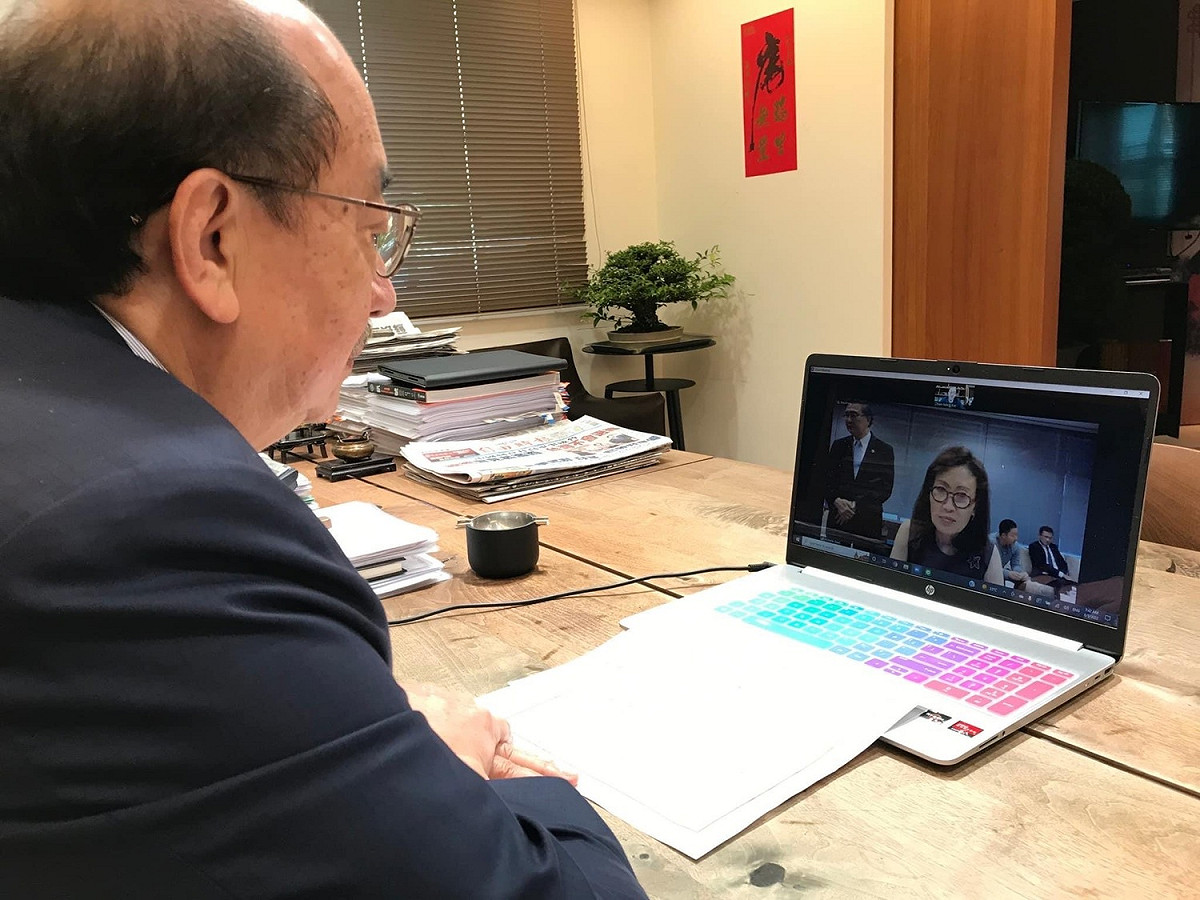 柯建銘今（5）日與加州眾議員朴銀珠視訊。 圖：擷自柯建銘臉書