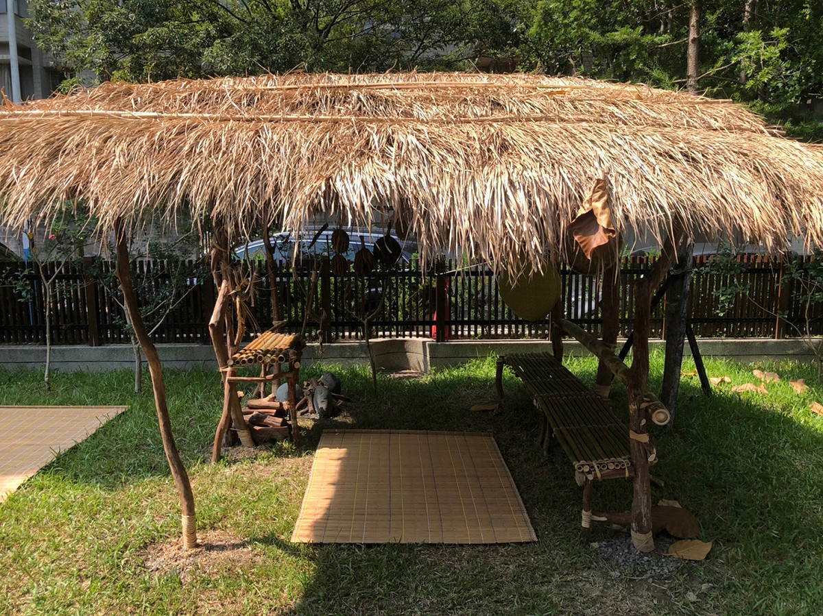 運用九芎和茅草構成的阿美族傳統休憩工寮「達魯岸」。 圖：農委會林務局 /提供