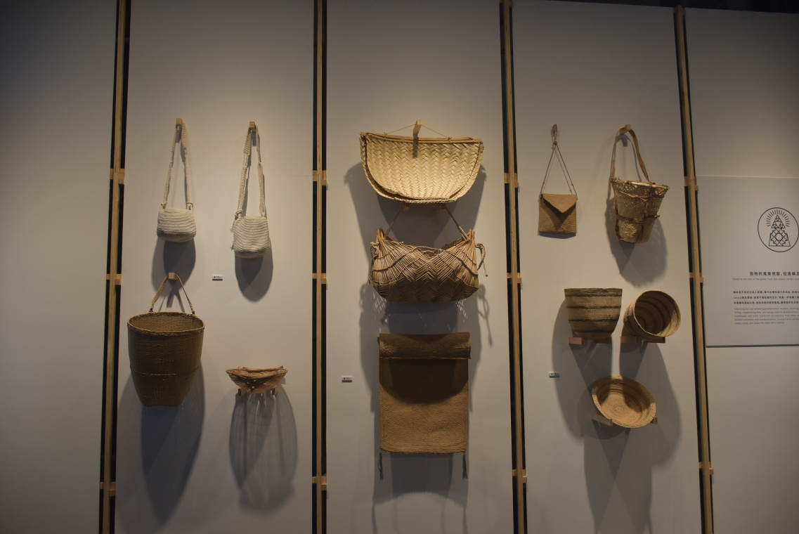 「旅物SHOP」展出的工藝編織品。 圖：孫家銘/攝