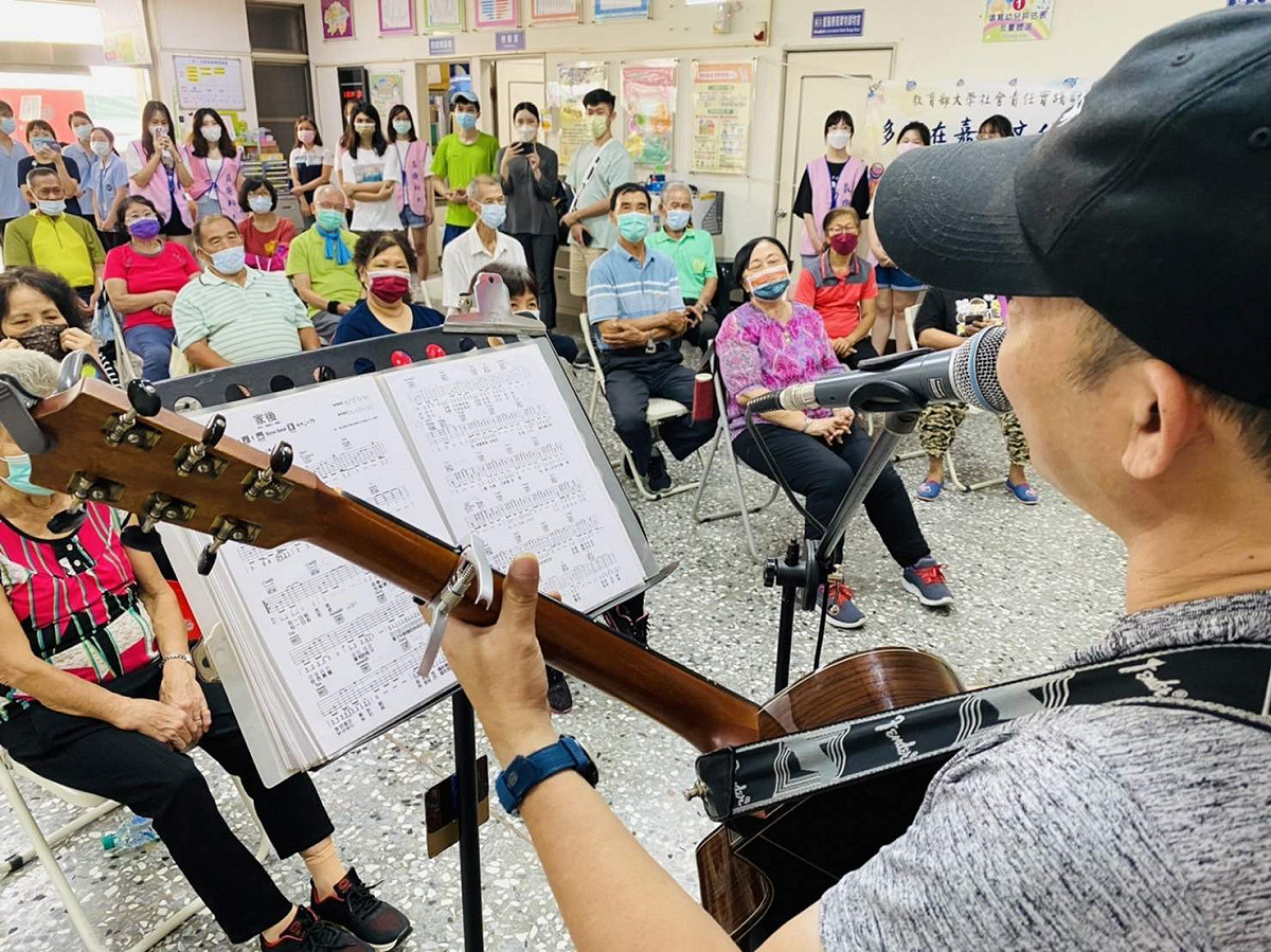 嘉義縣民雄鄉衞生所與長庚科技大學社會實踐計劃合作，舉辦一場「老大人與新住民相見歡」。 圖：中正大學盧鴻毅教授/提供