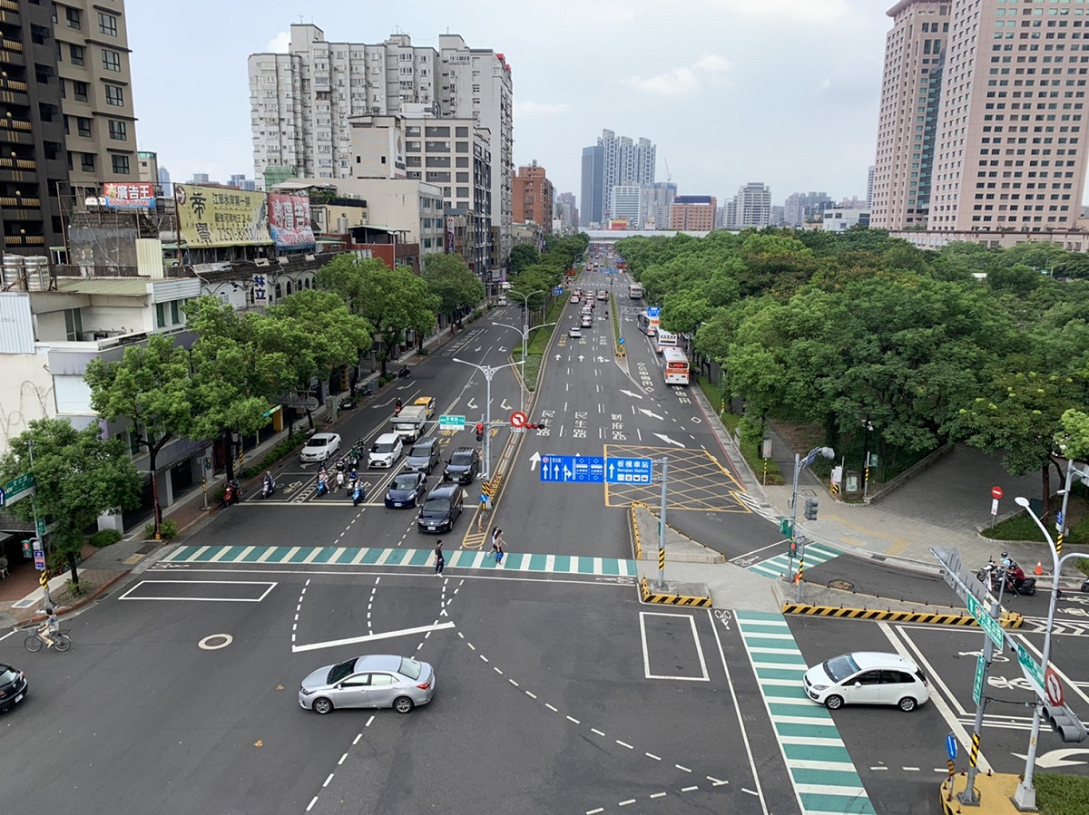 板橋區文化路與民權路口改善後。 圖：新北市交通局提供
