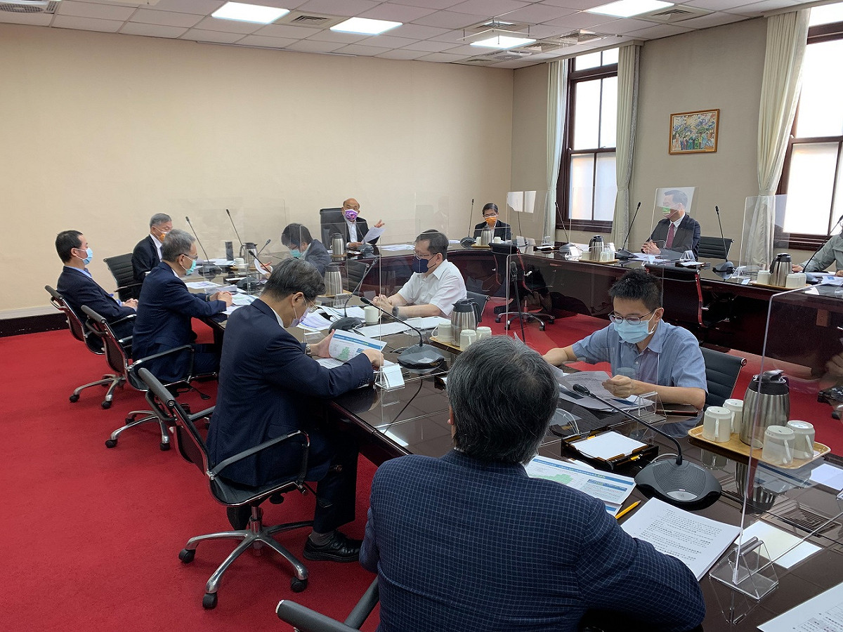 行政院長蘇貞昌今（8）日召開擴大防疫會議。