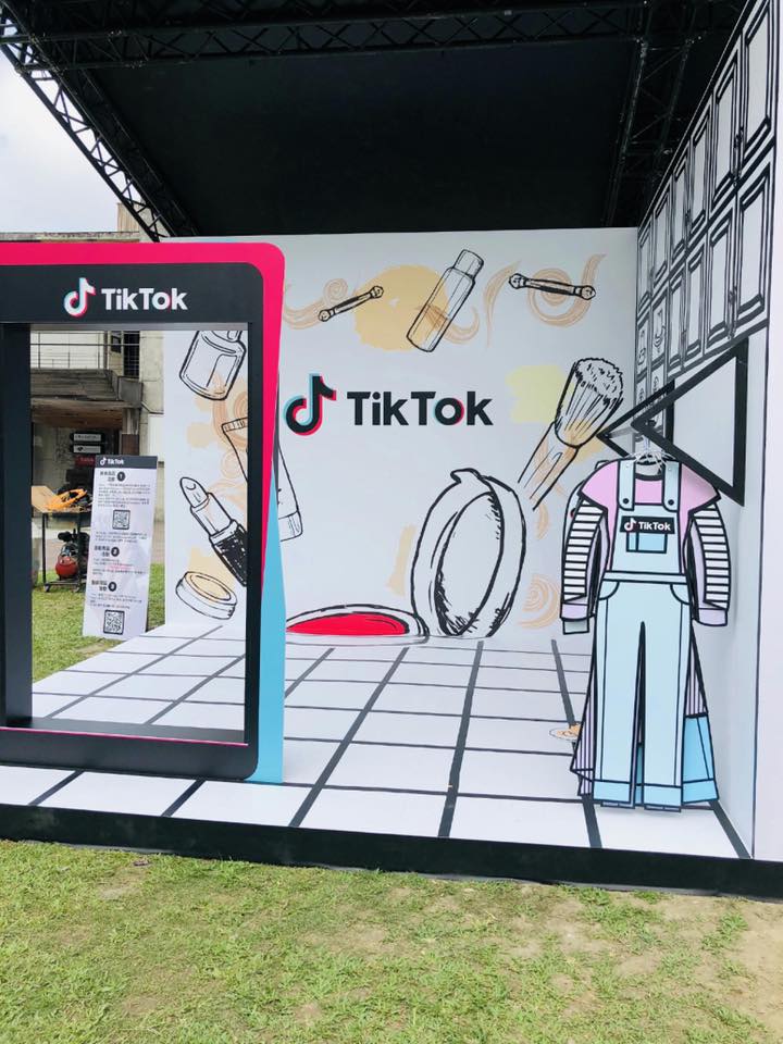 TikTok在歐美地區爆紅後，便有許多公司利用網紅行銷推廣自家產品，也產生許多成功案例。