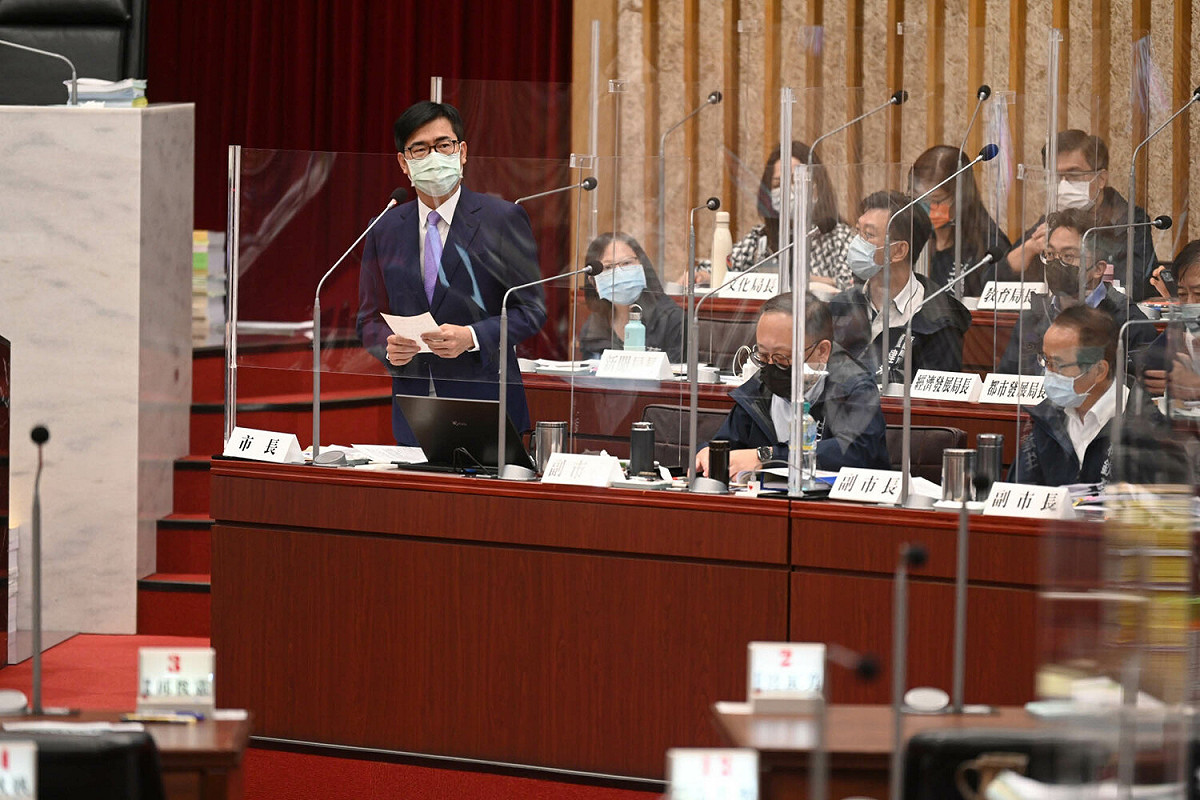 陳其邁在議會施政報告。 圖：高雄市政府提供