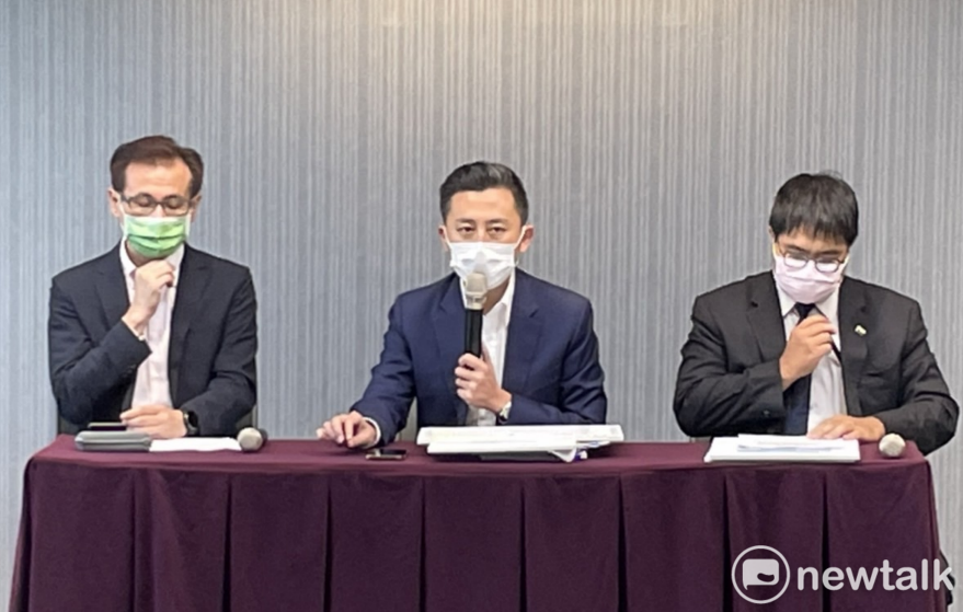 民進黨桃園市長參選人林智堅(圖中)。 圖:陳佩君/攝