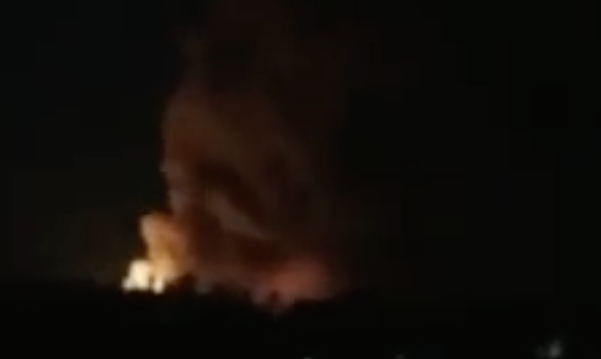 烏克蘭稱俄羅斯軍隊經歷了「地獄之夜」。據當地居民描述，一夜之間聽到數十次爆炸聲。 圖：翻攝自Twitter