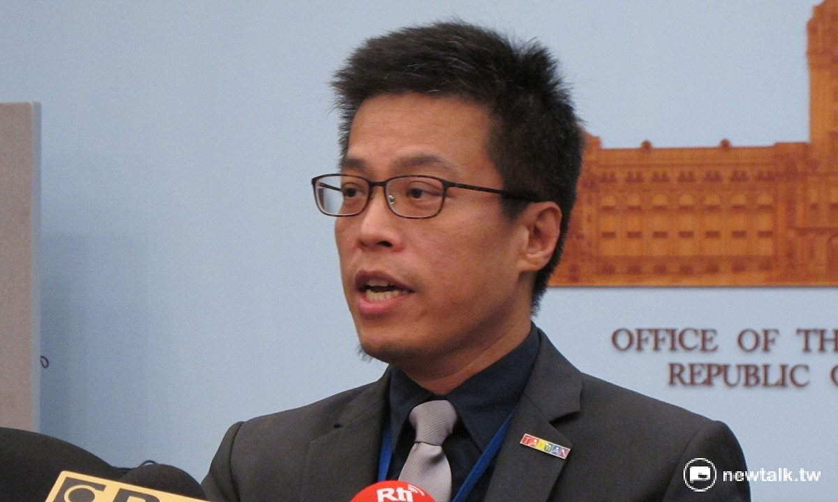 對於劉兆玄拒絕卸任文化總會會長，總統府發言人黃重諺11日酸說，「王道劍」作者應該懂份際。 圖：林朝億/攝
